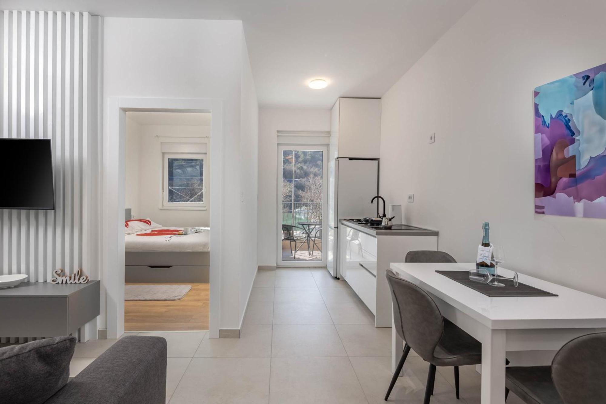 Seafront Villa Andrijana - Happy Rentals Plomin Exterior foto
